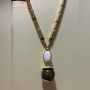CHICO’S nwt Gold and Brown Beaded Necklace with White Pearl Pendant